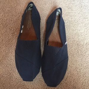 Brand new navy blue Toms